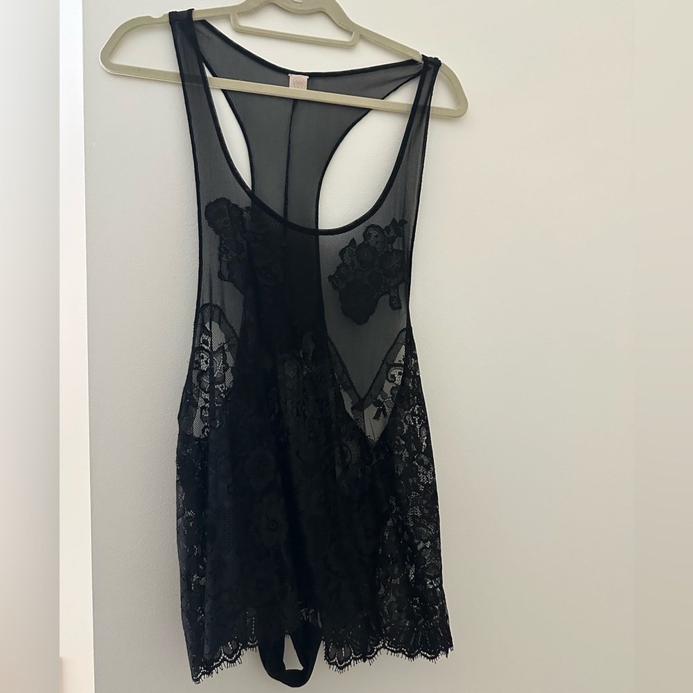 Elegant Black Lace Chemise